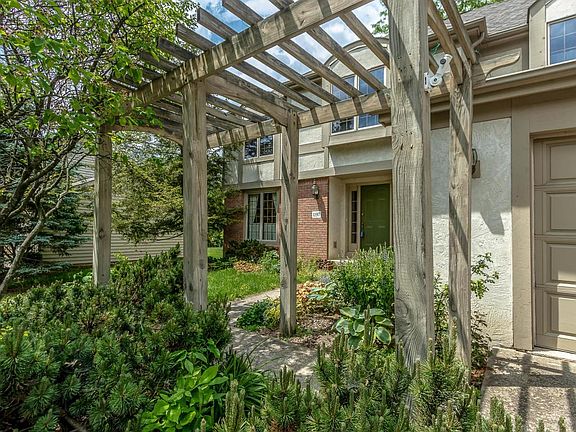 2nd image of 1197 Venetian Way