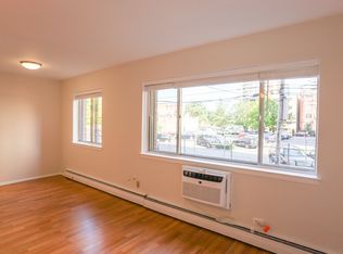 6166 N Winthrop Ave #511, Chicago, IL 60660
