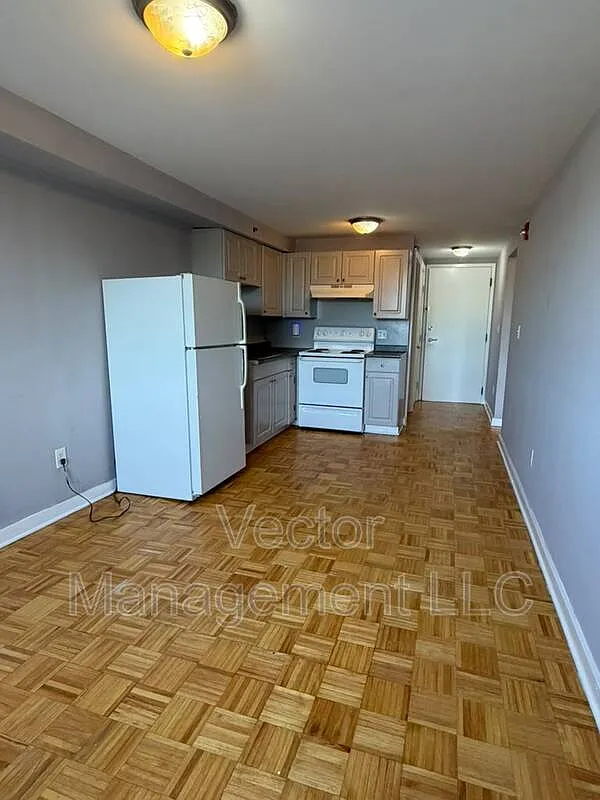 1349 Dixwell Ave — Photo 2