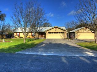 128 E Tall Timber Rd, Kerrville, TX 78028