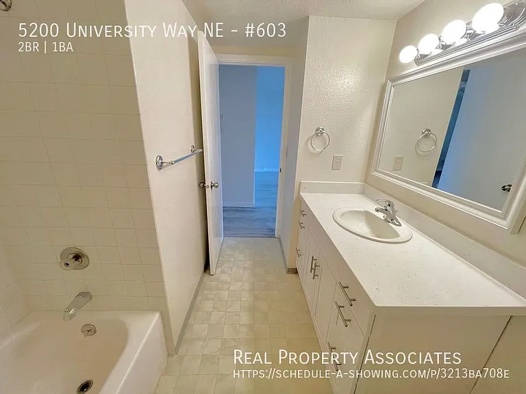 5200 University Way NE #603 — Photo 21