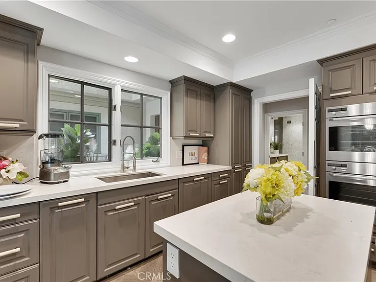 277 S Spalding Dr #201 — Photo 14