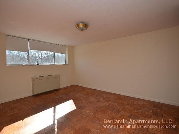 4th image of 61 Monmouth St #420