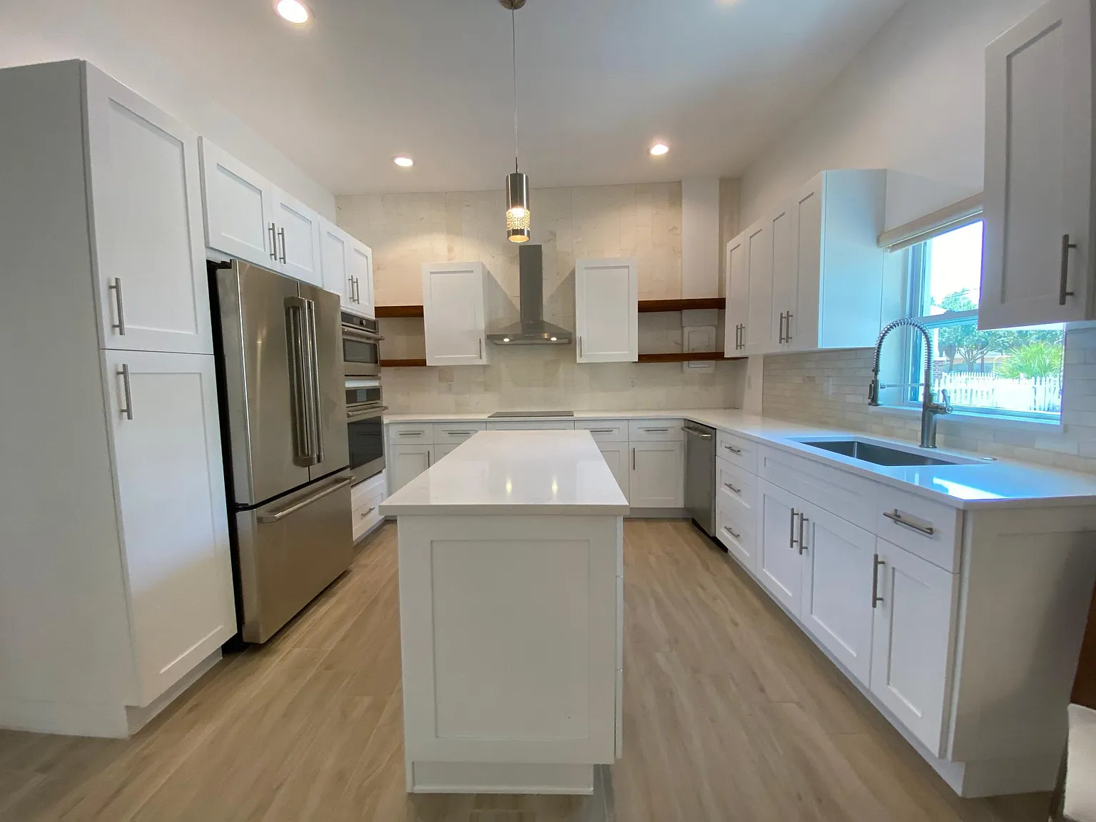 2 bed, 800 sqft, $1,900 — Photo 4