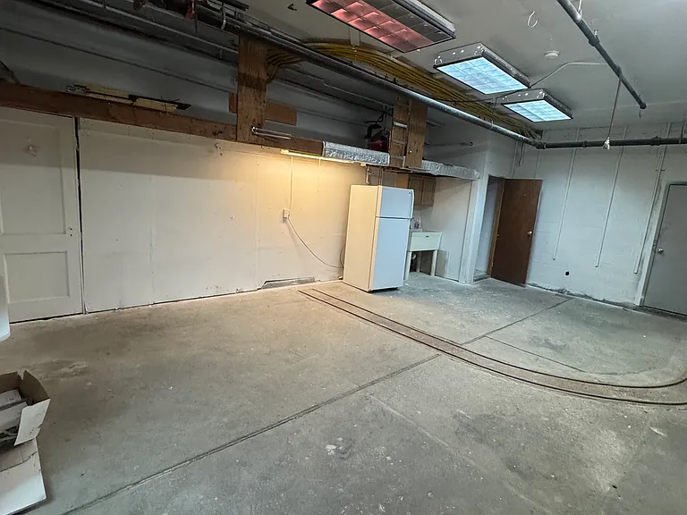 144 Valley St — Photo 7