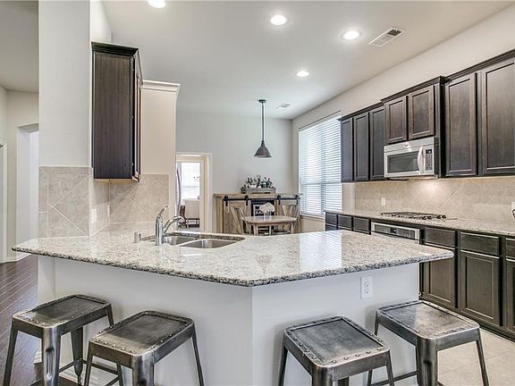 2nd image of 2679 Costa Mesa Dr