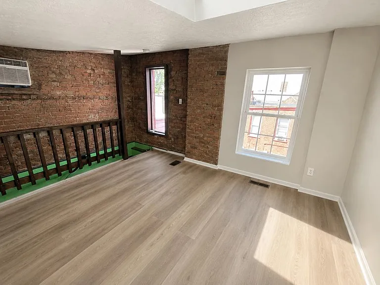 2385 Wheeler St #2 — Photo 6