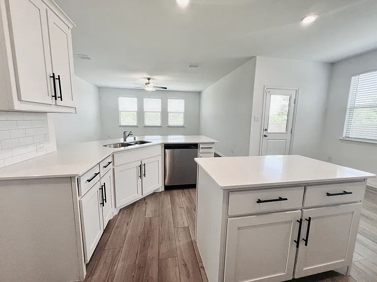 1201 Ipkiss Ave — Photo 8