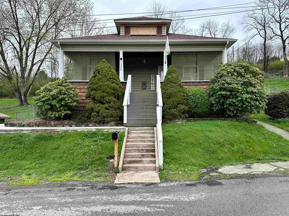 1203 Chambers St, Grafton, WV 26354
