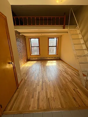 Rented by Peter Meskouris LREB | media 17