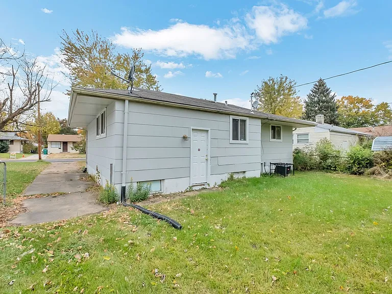 10772 Spring Garden Dr — Photo 18