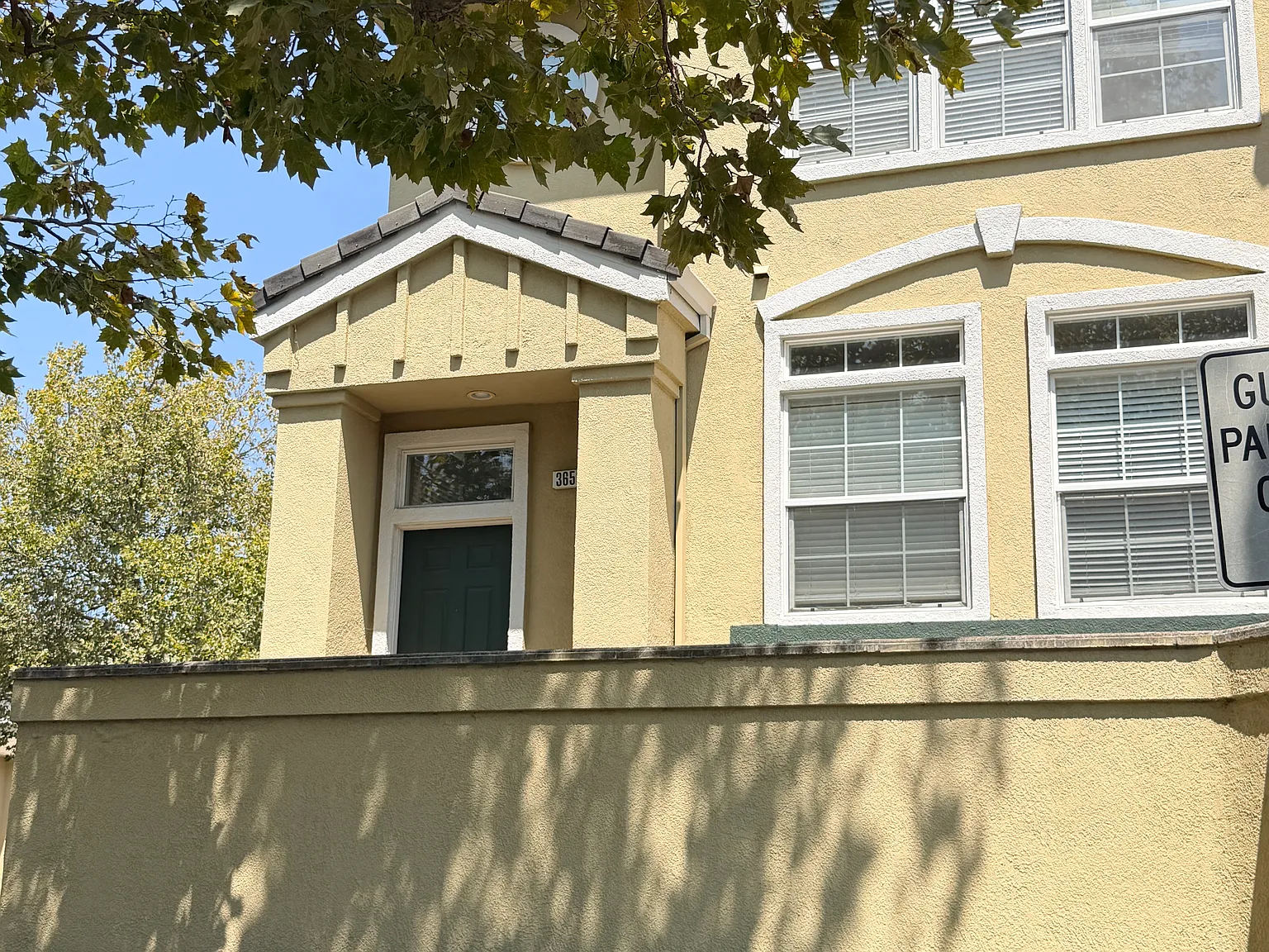 3 bed, 2.5 bath, 1448 sqft, $3,800 — Photo 2