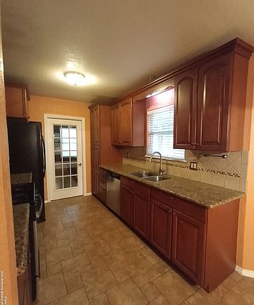 4th image of 5807 Woodhill