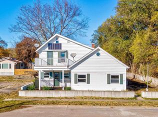 624 W Front St, Buffalo, IA 52728