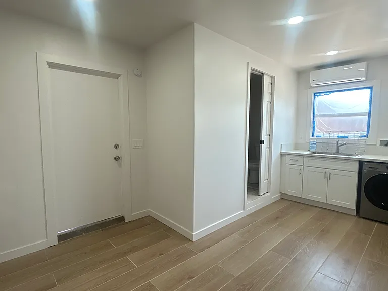2444 Fairmount Ave #B — Photo 8