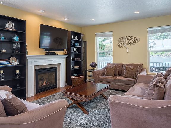 3rd image of 7340 Neptune Ave