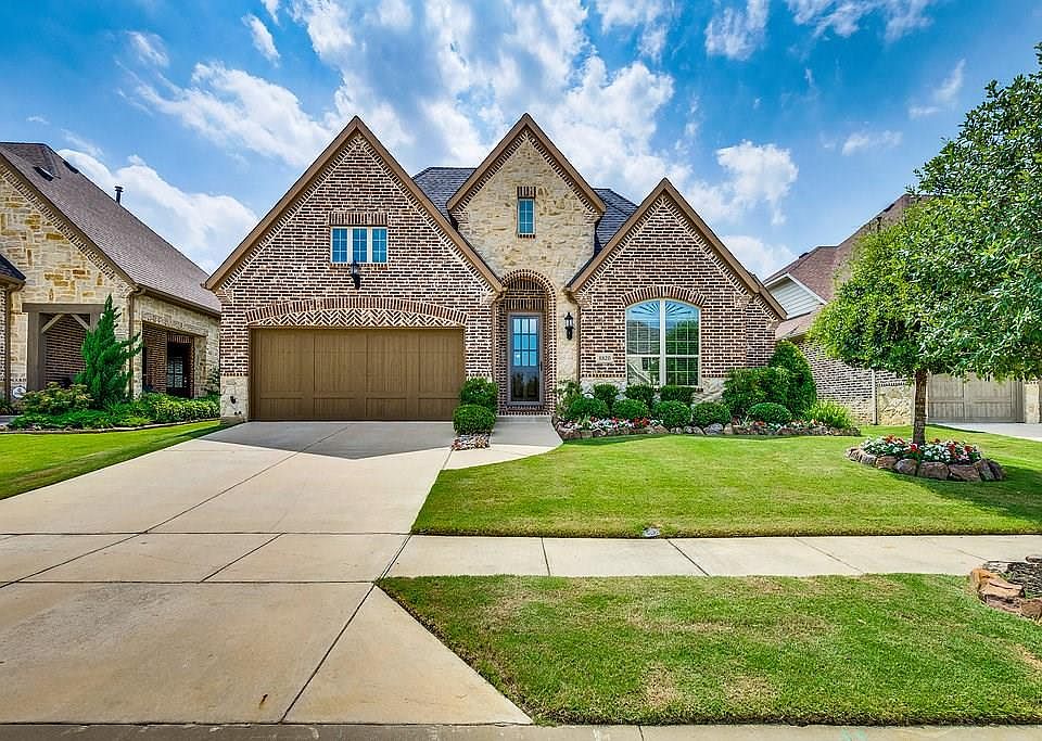 1st image of 8820 Honeysuckle Dr