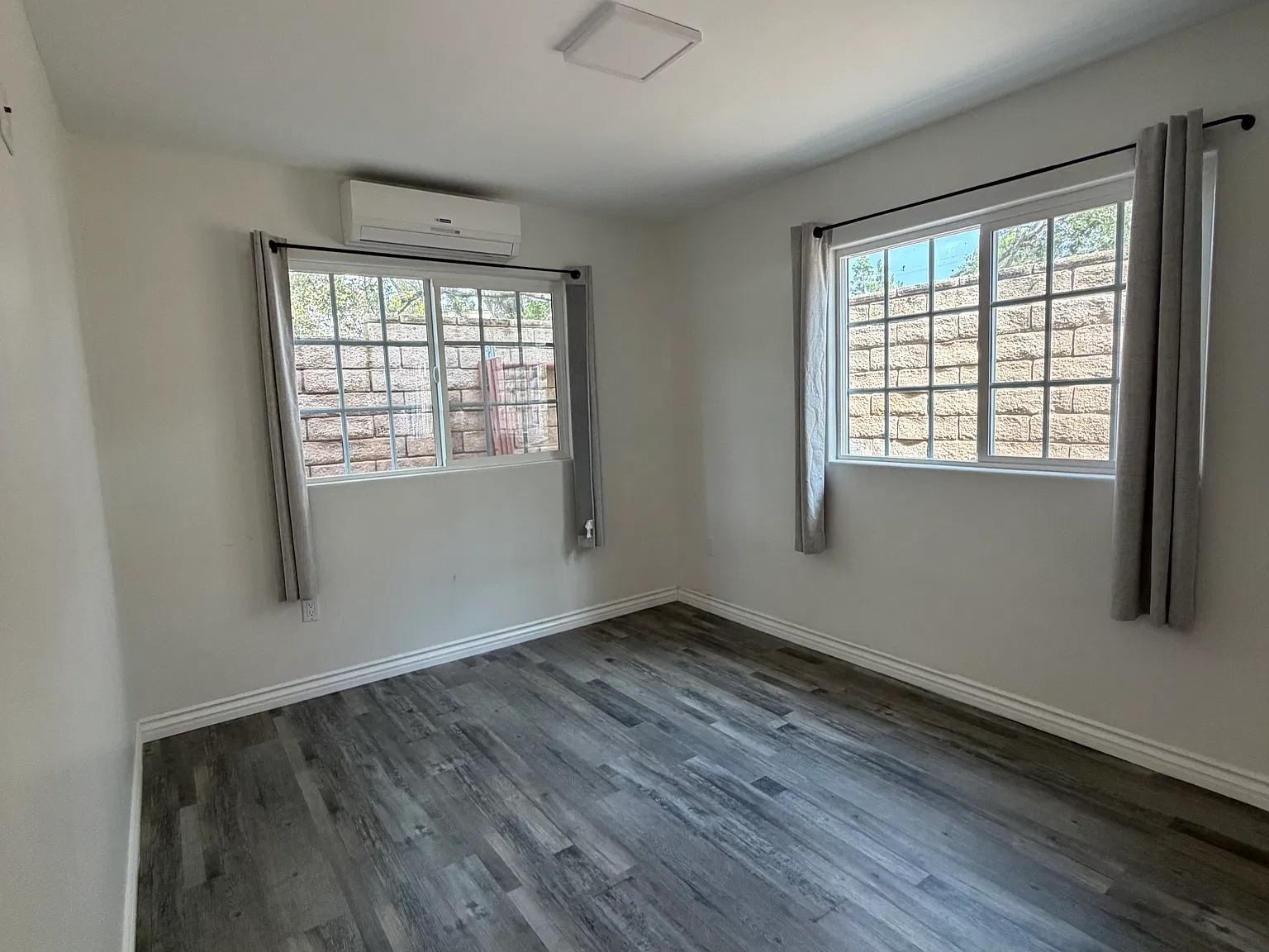 2 bed, 1.5 bath, 700 sqft, $3,200 — Photo 3
