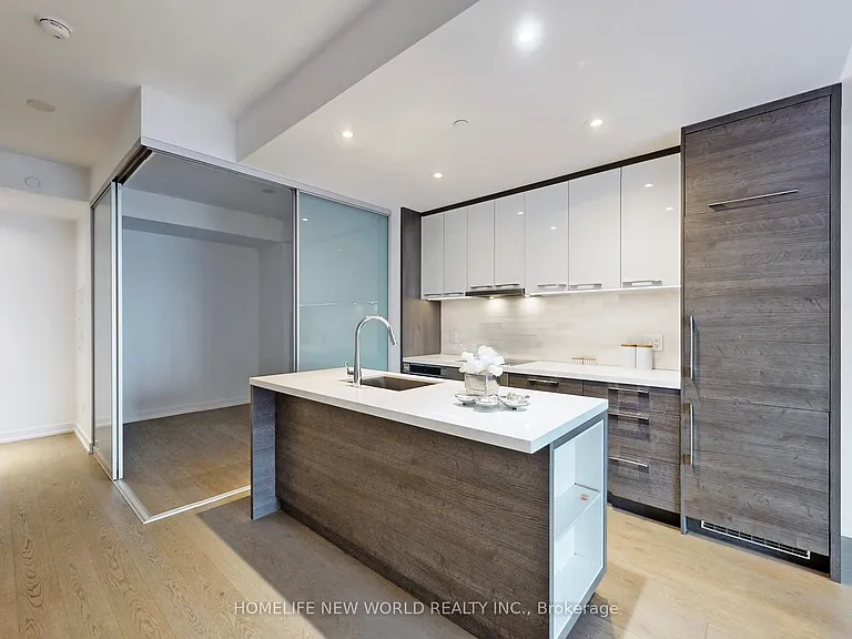 488 University Ave #4501 — Photo 1