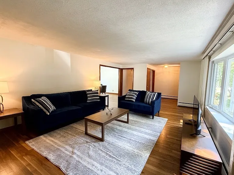 2 Sherwood Dr — Photo 8