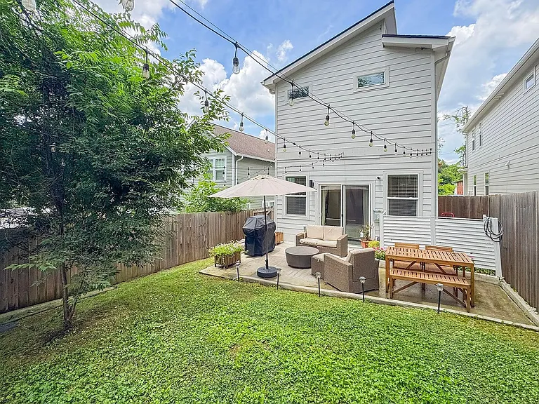 962A Strouse Ave — Photo 32