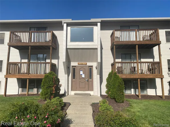 30060 W Twelve Mile Rd #96, Farmington Hills, MI 48334