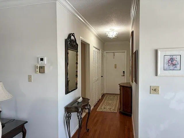 2 bed, 2.0 bath, 1428 sqft, $3,200 — Photo 2