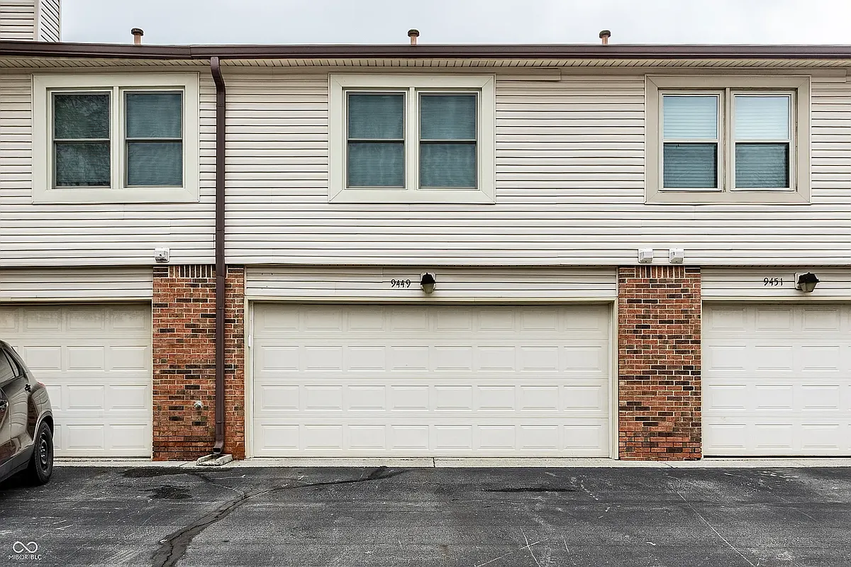 Building Photo - 9449 Maple Way