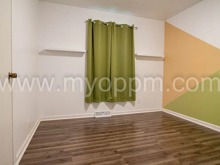 6711 S 75th Ave — Photo 17