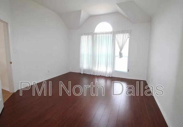 3835 Walden Way — Photo 11