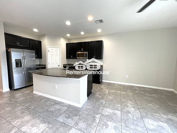 5th image of 7025 Grand Elm Dr