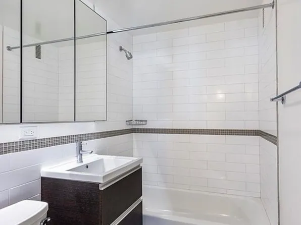 360 West 34th Street image 3 of 5