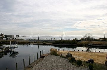 waterfront with bay view