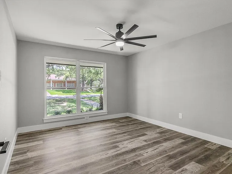 4615 Barton Ln — Photo 23