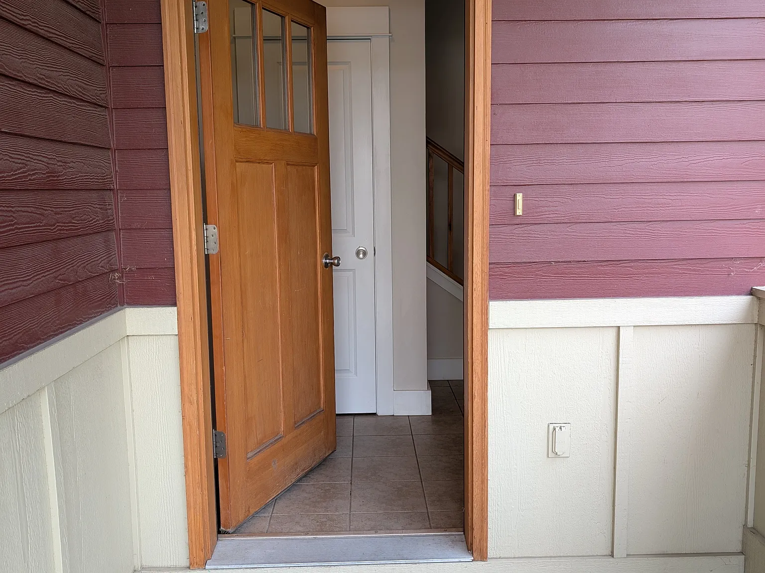 2 bed, 1.5 bath, 1190 sqft, $2,200 — Photo 1