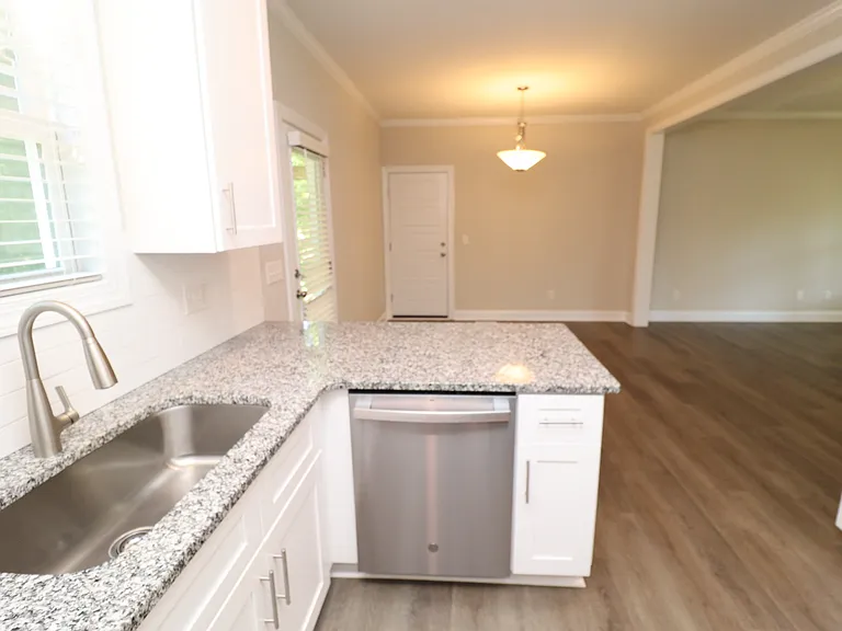 8424 Rhodes Rd — Photo 15