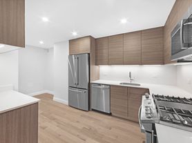 210 W 89th St