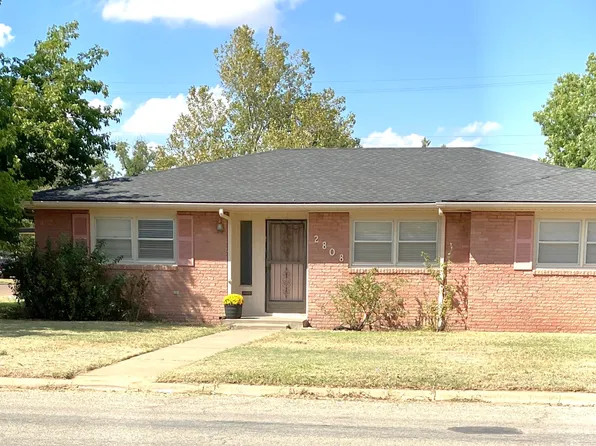 2808 W 11th St, Plainview, TX 79072