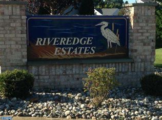 237 Riveredge Dr, New Castle, DE 19720