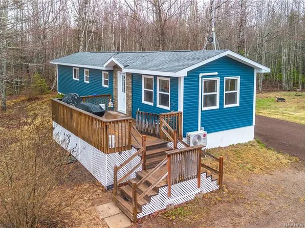 16 Murray Rd, Coverdale, NB E4J 1H9