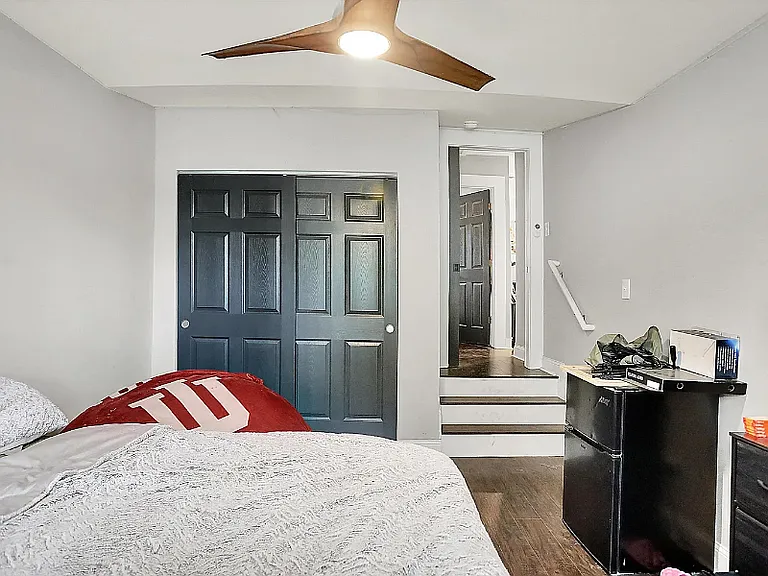 1641 Iowa St — Photo 11