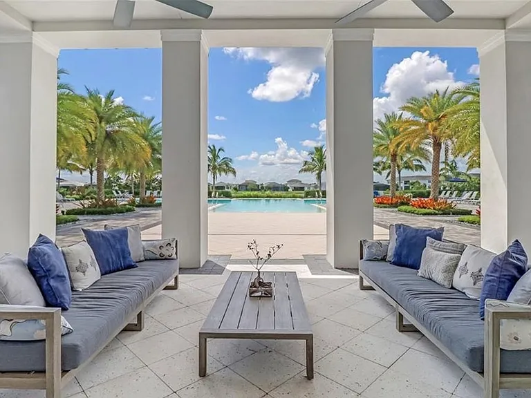 9241 Cayman Dr — Photo 4