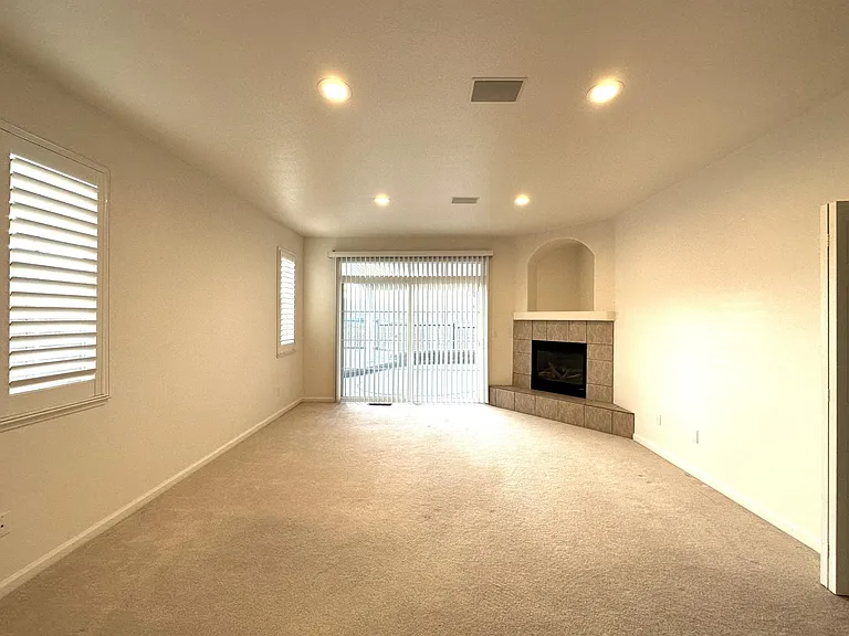 2365 Anqua Dr — Photo 11