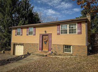 404 Mary St, Cranberry Township, PA 16066