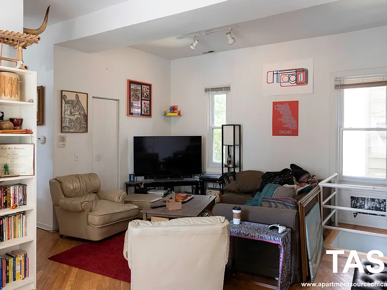 2616 N Marshfield Ave #1R — Photo 4
