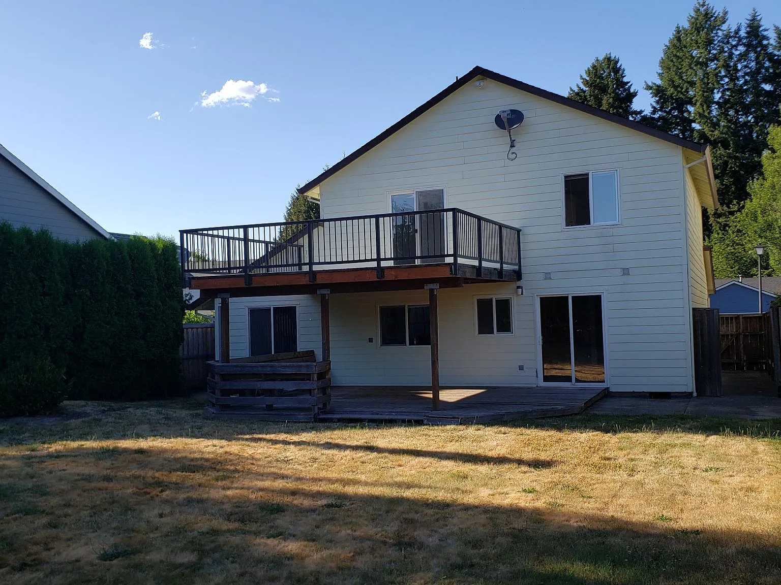 3 bed, 2.5 bath, 1590 sqft, $3,130 — Photo 3