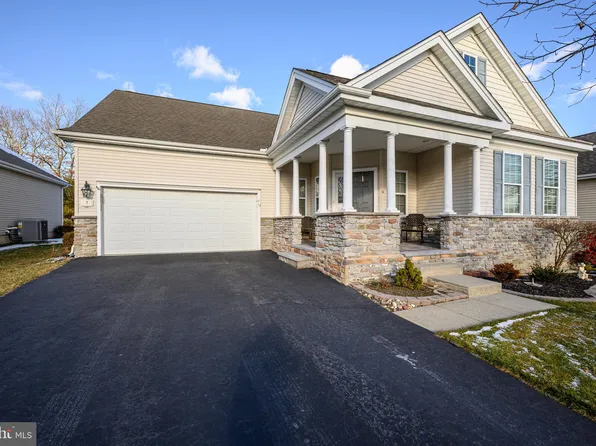 7 Passage Ln, Barnegat, NJ 08005