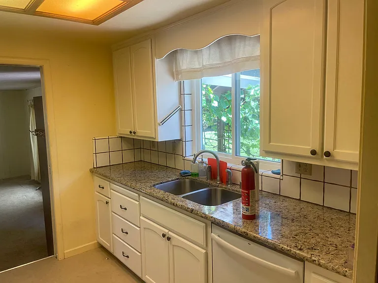 2306 Meadowbrook Rd — Photo 9