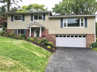 1105 Meadow Ln, Clarks Summit, PA 18411