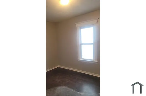Building Photo - 847 S 15th St #2